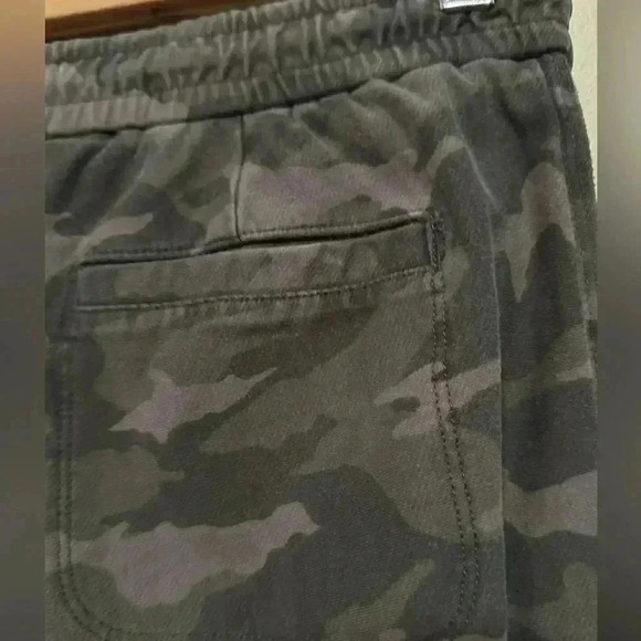 Athleta Farallon Jogger - Camo Print - Size 2 - Picture 4 of 11